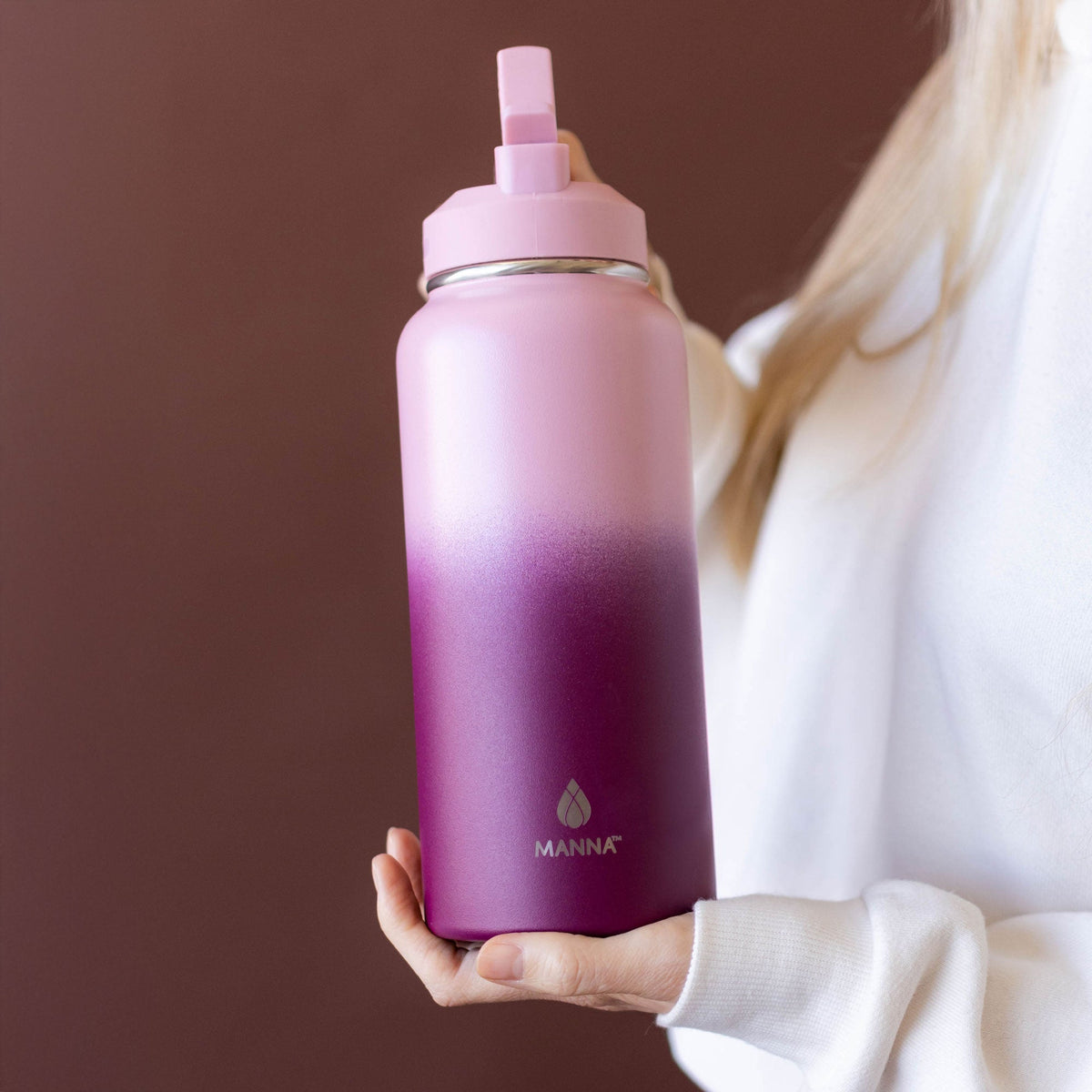 32-oz-powel-bottle-w9 32_Manna_Website_Lifestyles-2.jpg