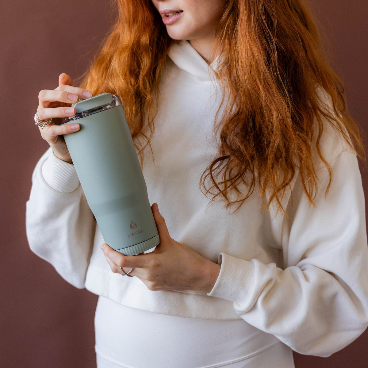 30-oz-groove-tumbler-y1 4Manna_Website_Lifestyles-17.jpg